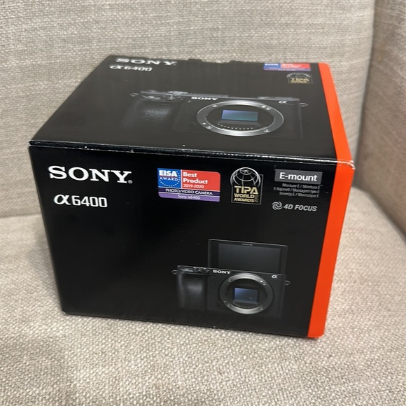 Excellent Condition Sony a6400 mirrorless camera - Picture 5 of 7